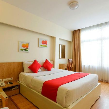 Oyo 210 Saki Hotel Hanoi Bagian luar foto