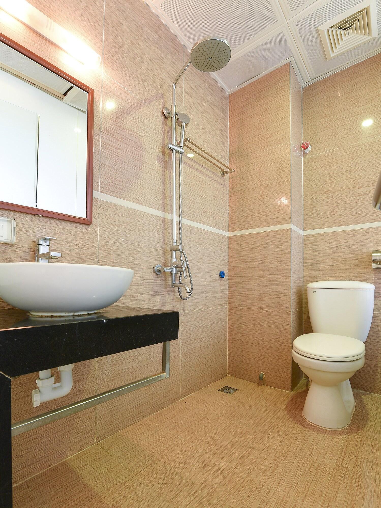 Oyo 210 Saki Hotel Hanoi Bagian luar foto