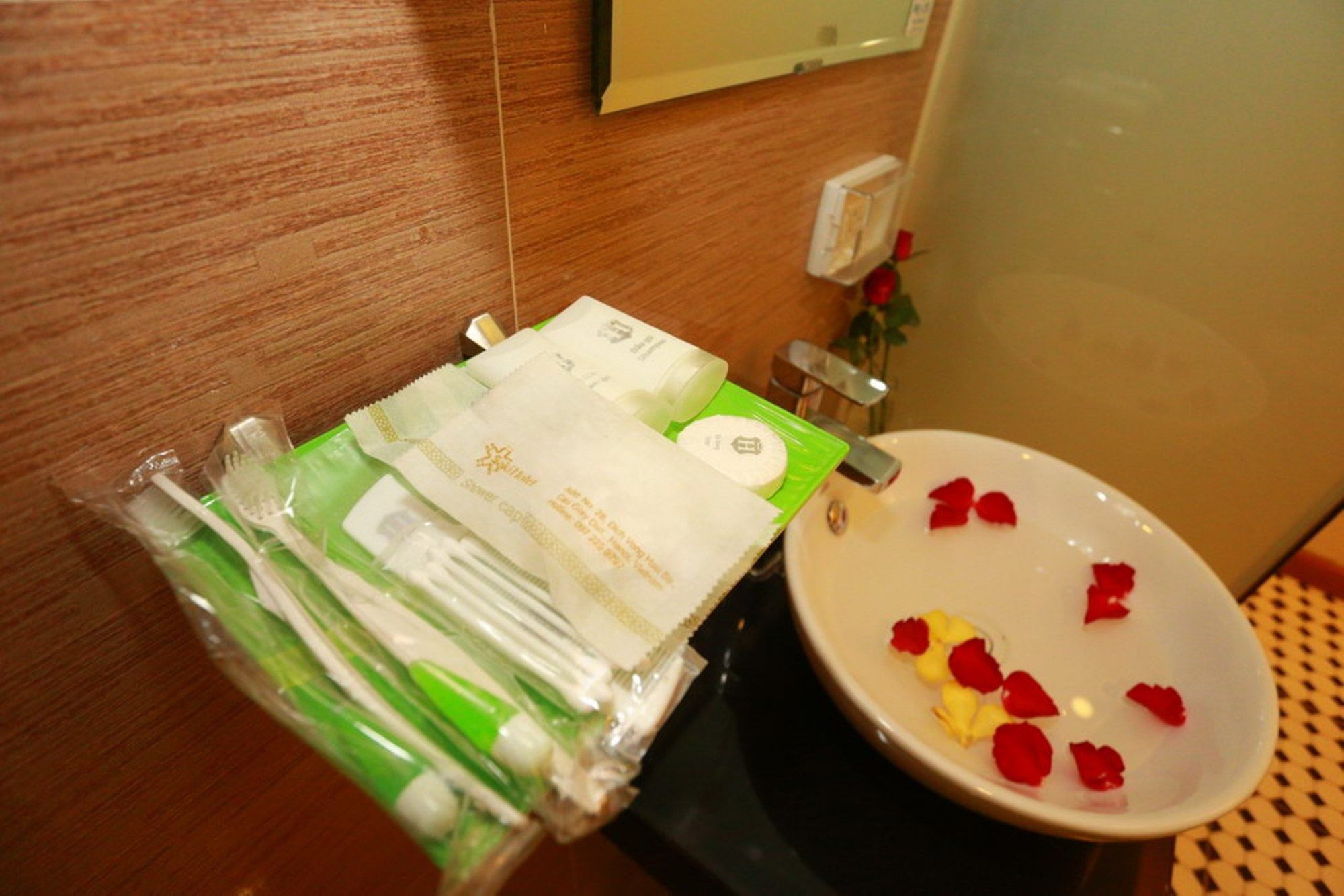 Oyo 210 Saki Hotel Hanoi Bagian luar foto
