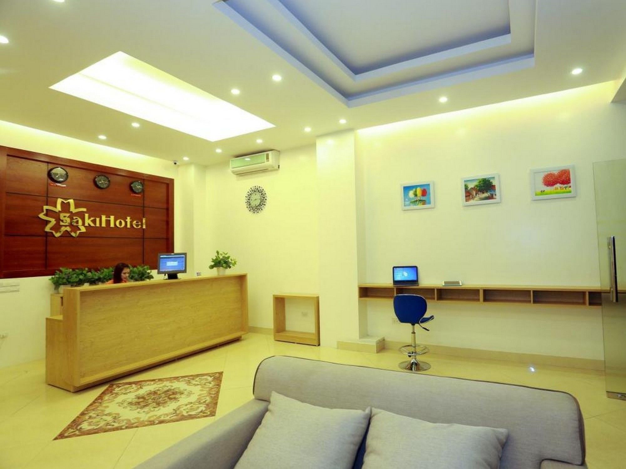 Oyo 210 Saki Hotel Hanoi Bagian luar foto