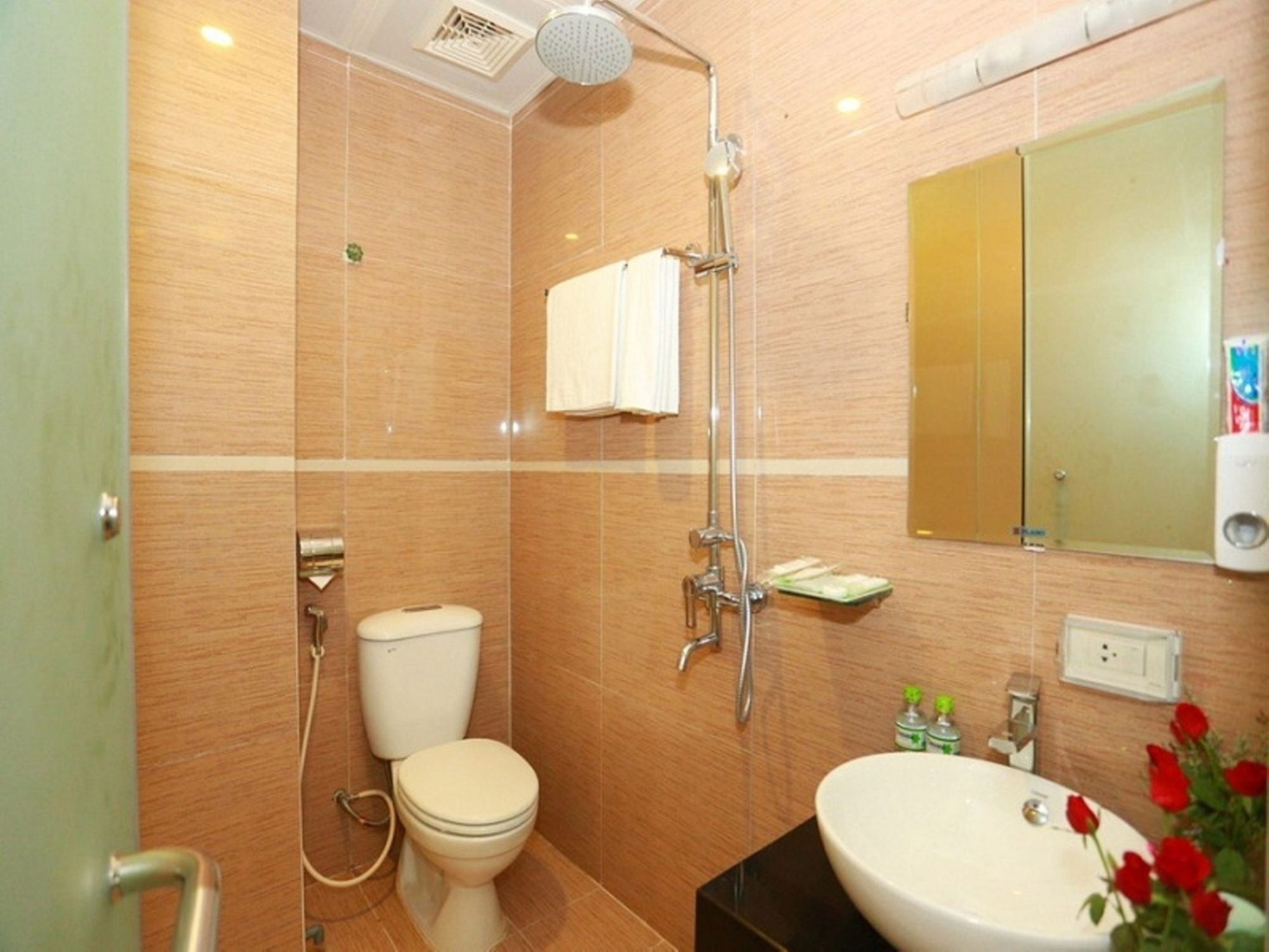 Oyo 210 Saki Hotel Hanoi Bagian luar foto